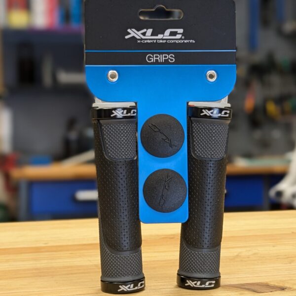 XLC GR-S05 JUEGO DE PUÑOS RINGO 130 mm NEGROS
