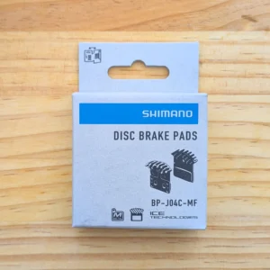 Pastillas de Freno Shimano BP-J04C-MF – Metálicas con Aletas de Refrigeración