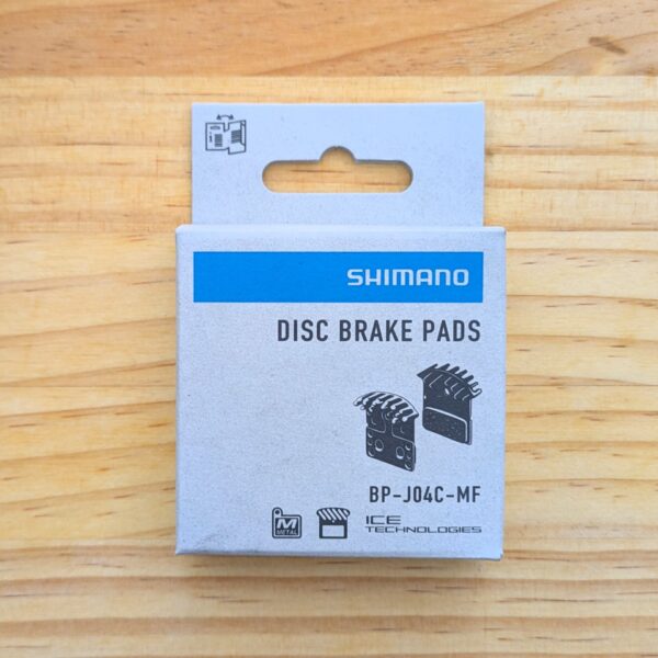 Pastillas de Freno Shimano BP-J04C-MF – Metálicas con Aletas de Refrigeración