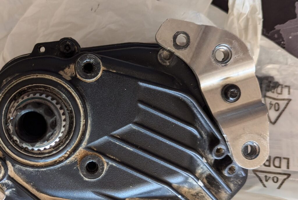 Bosch PerformanceLine Gen 4, tornillo de la placa de montaje roto.